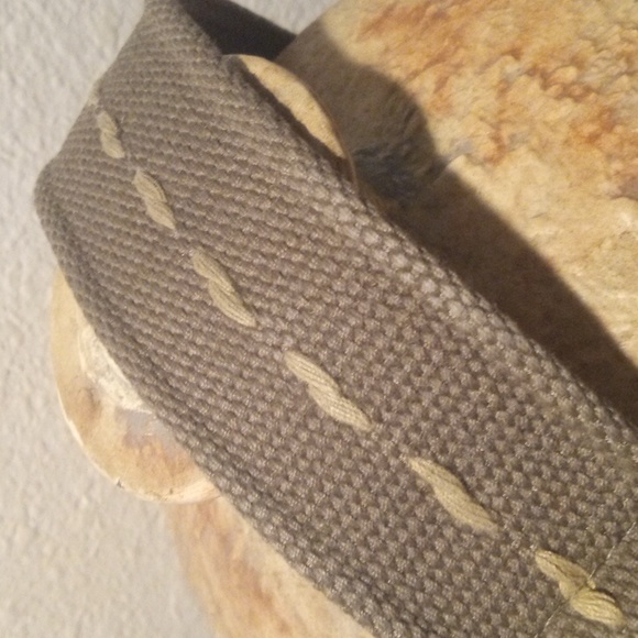 Military Style Adjustable Versatile Belt! Light Green W/Oversized Tan Stitching - Picture 5 of 11